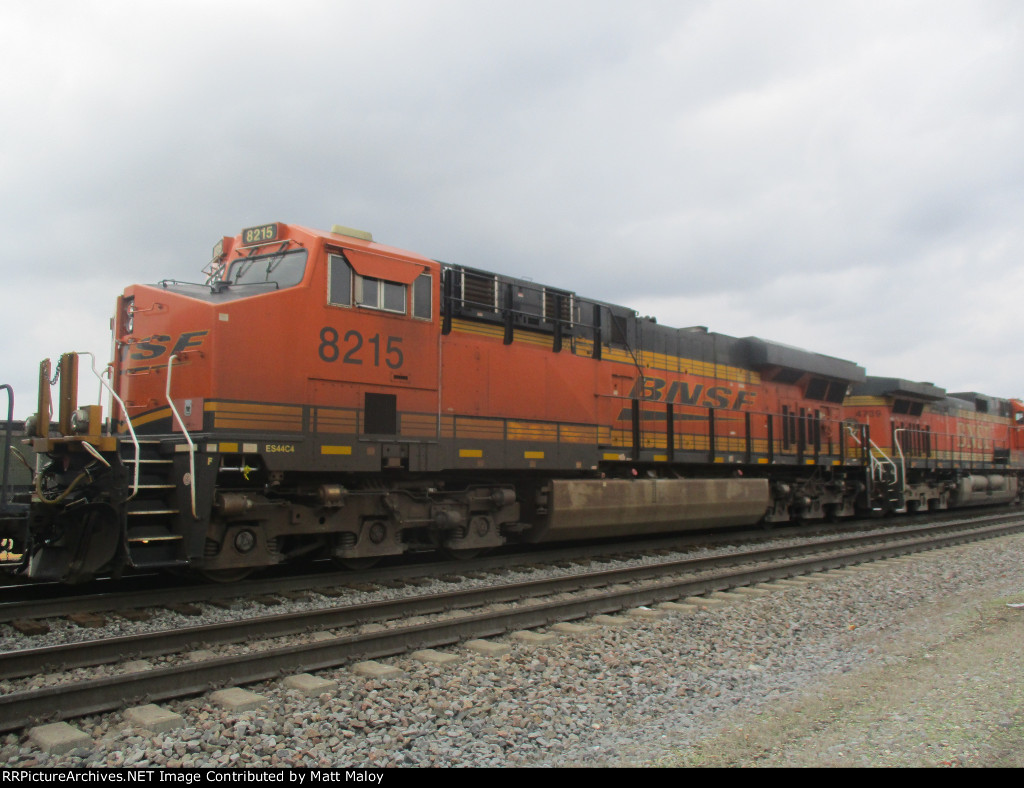 BNSF 8215